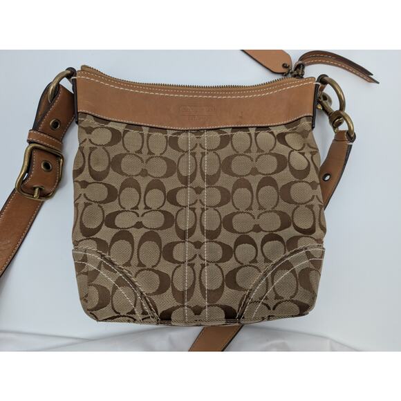 Coach Crossbody F06I-10402 - Picture 7 of 11